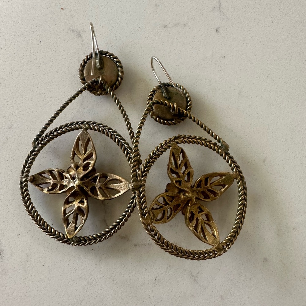 Virgin Saints &Angels RARE earrings. - Picture 3 of 3